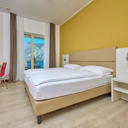 Astoria - 3stelle S 호텔 3*